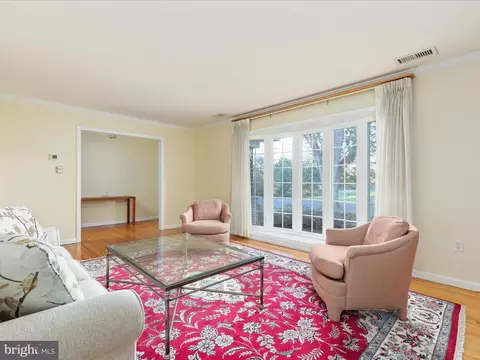 214 Walker St, Winchester, VA 22601 photo 8