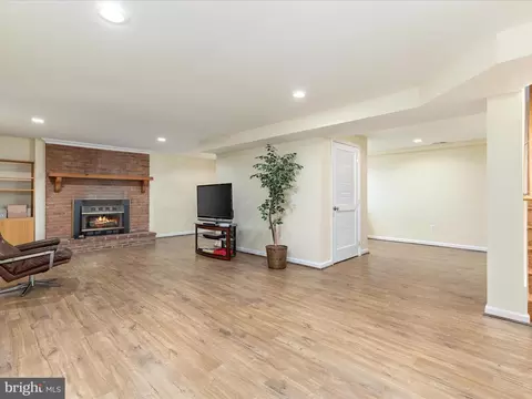 214 Walker St, Winchester, VA 22601 photo 28