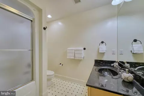 Bath - 788 Johnston Ct, Winchester, VA 22601 photo 6 of 6