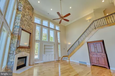 Living - 788 Johnston Ct, Winchester, VA 22601 photo 13 of 19