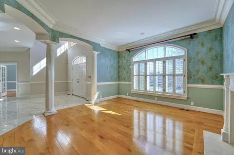 Living - 788 Johnston Ct, Winchester, VA 22601 photo 8 of 19