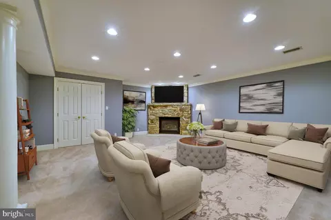 Living - 788 Johnston Ct, Winchester, VA 22601 photo 6 of 19