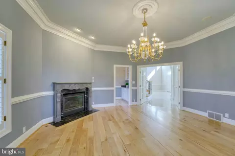 Living - 788 Johnston Ct, Winchester, VA 22601 photo 9 of 19