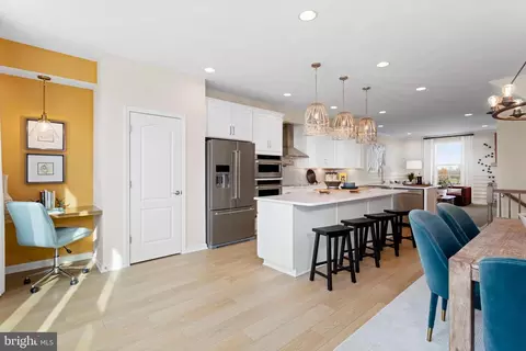 621 Hemsworth Ln, Winchester, VA 22601