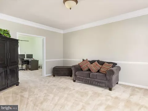 Living - 903 Crestview Ter, Winchester, VA 22601 photo 2 of 9