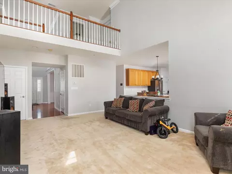 Living - 903 Crestview Ter, Winchester, VA 22601 photo 3 of 9