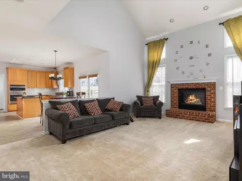 Living - 903 Crestview Ter, Winchester, VA 22601 photo 8 of 9