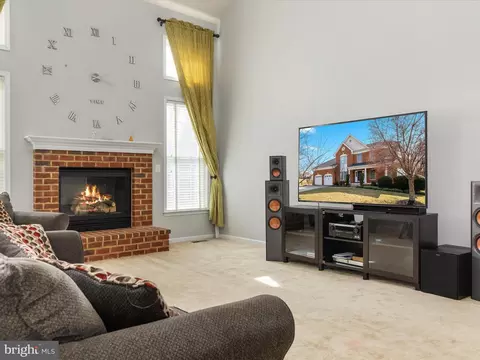 Living - 903 Crestview Ter, Winchester, VA 22601 photo 5 of 9