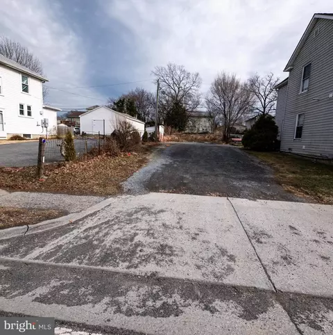 24 N Pleasant Valley Rd, Winchester, VA 22601