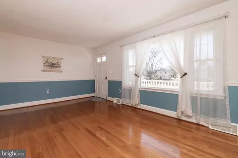 Living - 1616 S Braddock St, Winchester, VA 22601 photo 3 of 3