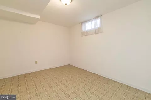 Bedroom - 1616 S Braddock St, Winchester, VA 22601 photo 7 of 7