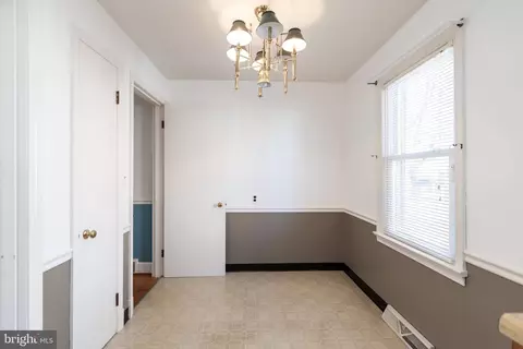 Entry Way - 1616 S Braddock St, Winchester, VA 22601 photo 3 of 3