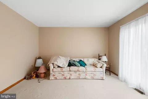 Living - 556 Eagle Dr, Winchester, VA 22601 photo 1 of 2