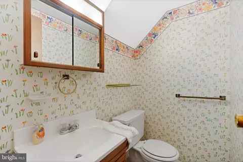 Bath - 556 Eagle Dr, Winchester, VA 22601 photo 2 of 2