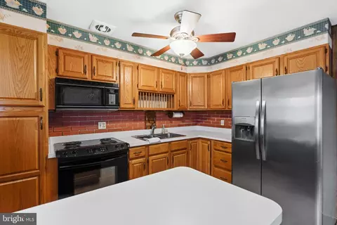Kitchen - 556 Eagle Dr, Winchester, VA 22601 photo 3 of 3