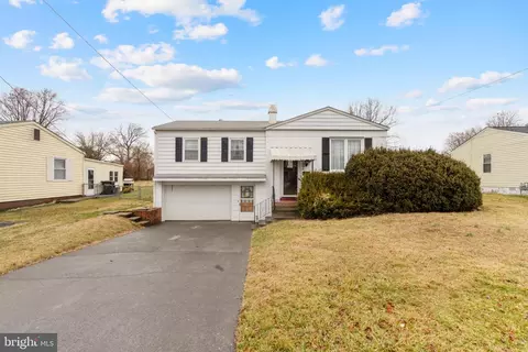 Exterior - 556 Eagle Dr, Winchester, VA 22601 photo 2 of 4