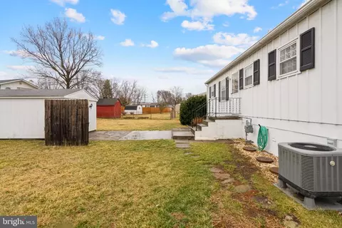 Exterior - 556 Eagle Dr, Winchester, VA 22601 photo 4 of 4