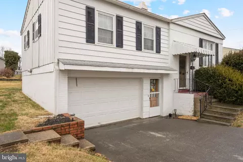 Exterior - 556 Eagle Dr, Winchester, VA 22601 photo 3 of 4