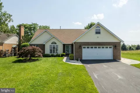 1629 Pondview Dr, Winchester, VA 22601