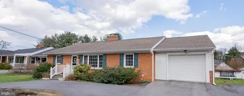 530 Fox Dr, Winchester, VA 22601