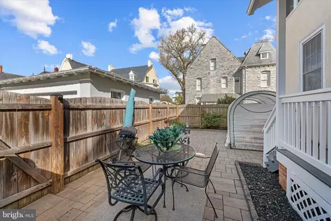 Exterior - 220 Wolfe St, Winchester, VA 22601 photo 6 of 11