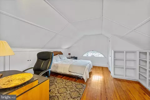 Bedroom - 220 Wolfe St, Winchester, VA 22601 photo 6 of 7