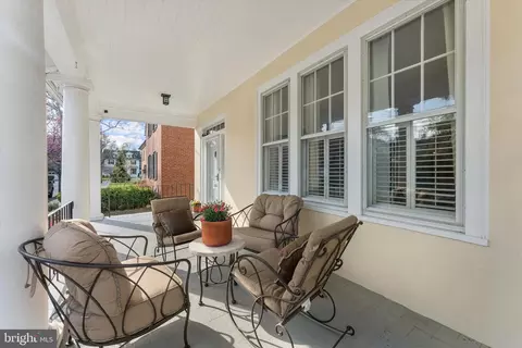Exterior - 220 Wolfe St, Winchester, VA 22601 photo 3 of 11