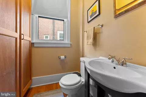 Bath - 220 Wolfe St, Winchester, VA 22601 photo 1 of 2