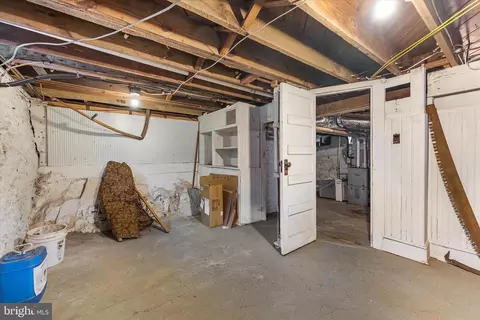 Entry Way - 220 Wolfe St, Winchester, VA 22601 photo 6 of 7