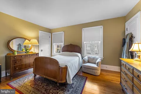 Bedroom - 220 Wolfe St, Winchester, VA 22601 photo 4 of 7