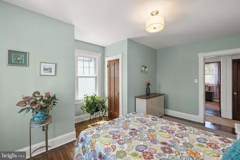 Bedroom - 529 N Braddock St, Winchester, VA 22601 photo 3 of 6