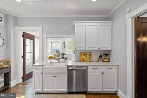 Kitchen - 529 N Braddock St, Winchester, VA 22601 photo 1 of 2
