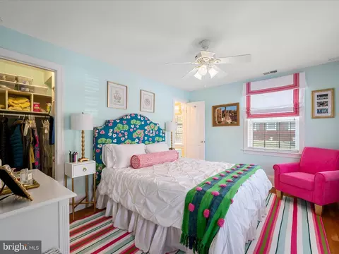 Bedroom - 331 N Braddock St, Winchester, VA 22601 photo 1 of 9