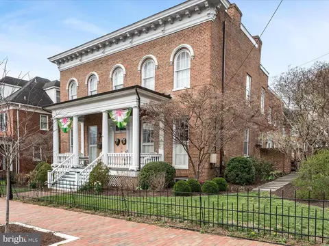 331 N Braddock St, Winchester, VA 22601