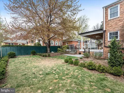 Exterior - 331 N Braddock St, Winchester, VA 22601 photo 16 of 18