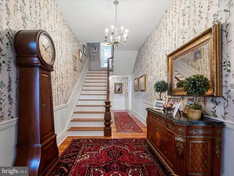 Entry Way - 331 N Braddock St, Winchester, VA 22601 photo 3 of 13