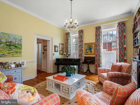 Living - 331 N Braddock St, Winchester, VA 22601 photo 6 of 7