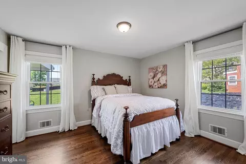 Bedroom - 435 Mosby St, Winchester, VA 22601 photo 3 of 7