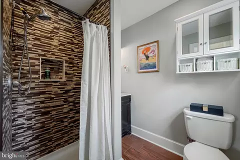 Bath - 435 Mosby St, Winchester, VA 22601 photo 1 of 2