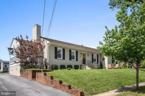 Exterior - 435 Mosby St, Winchester, VA 22601 photo 3 of 12