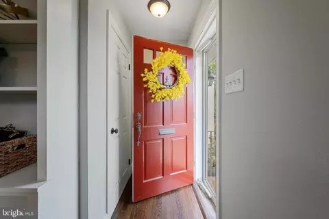 Entry Way - 435 Mosby St, Winchester, VA 22601 photo 1 of 4