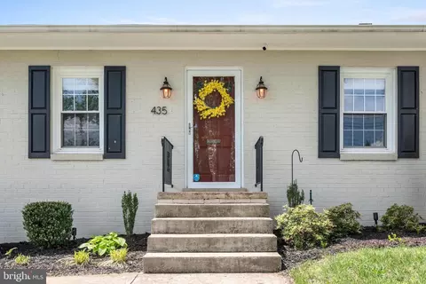 Exterior - 435 Mosby St, Winchester, VA 22601 photo 5 of 12