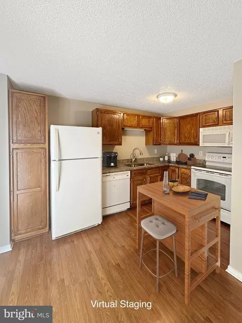 Kitchen - 7 E Hart St, Winchester, VA 22601 photo 2 of 2