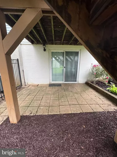Exterior - 7 E Hart St, Winchester, VA 22601 photo 4 of 5