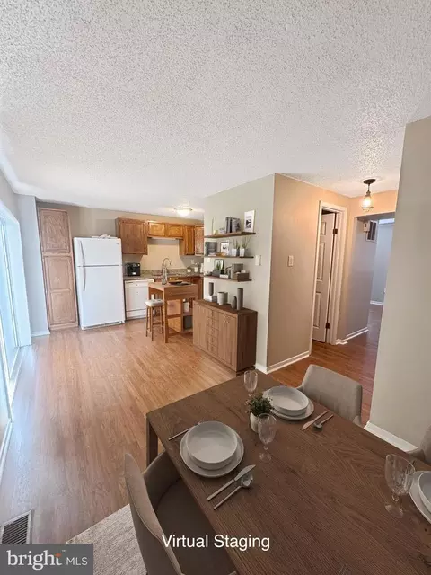 Dining - 7 E Hart St, Winchester, VA 22601 photo 2 of 3