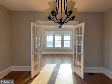 Entry Way - 10 Richards Ave, Winchester, VA 22601 photo 2 of 3