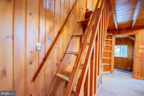 Entry Way - 121 E James St, Winchester, VA 22601 photo 4 of 10
