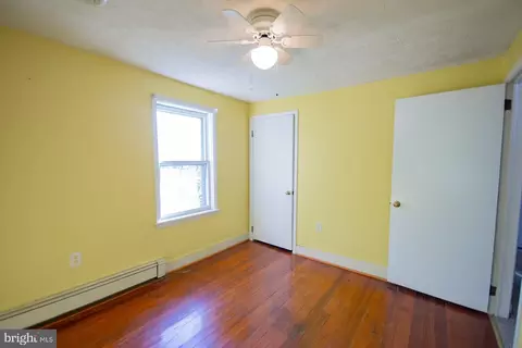 Bedroom - 121 E James St, Winchester, VA 22601 photo 6 of 9