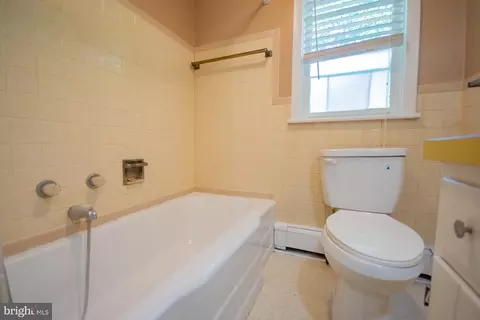 Bath - 121 E James St, Winchester, VA 22601 photo 2 of 2