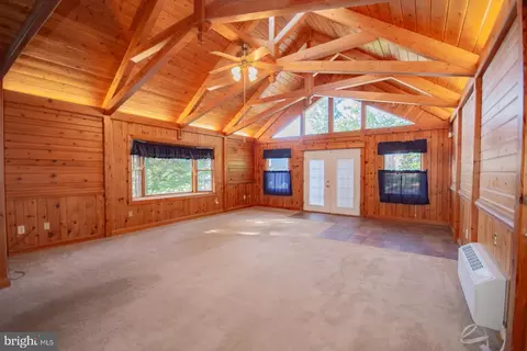 Living - 121 E James St, Winchester, VA 22601 photo 7 of 9